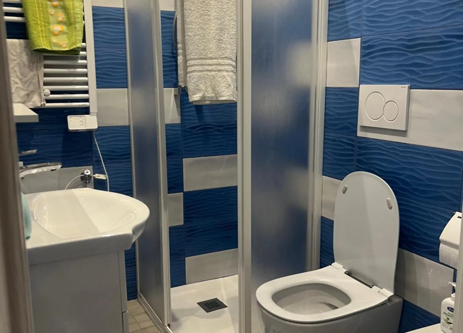 Kapsül Otel Orizzonte - 5 Terre, Stazione Vezzano Ligure Otel La Spezia İtalya
