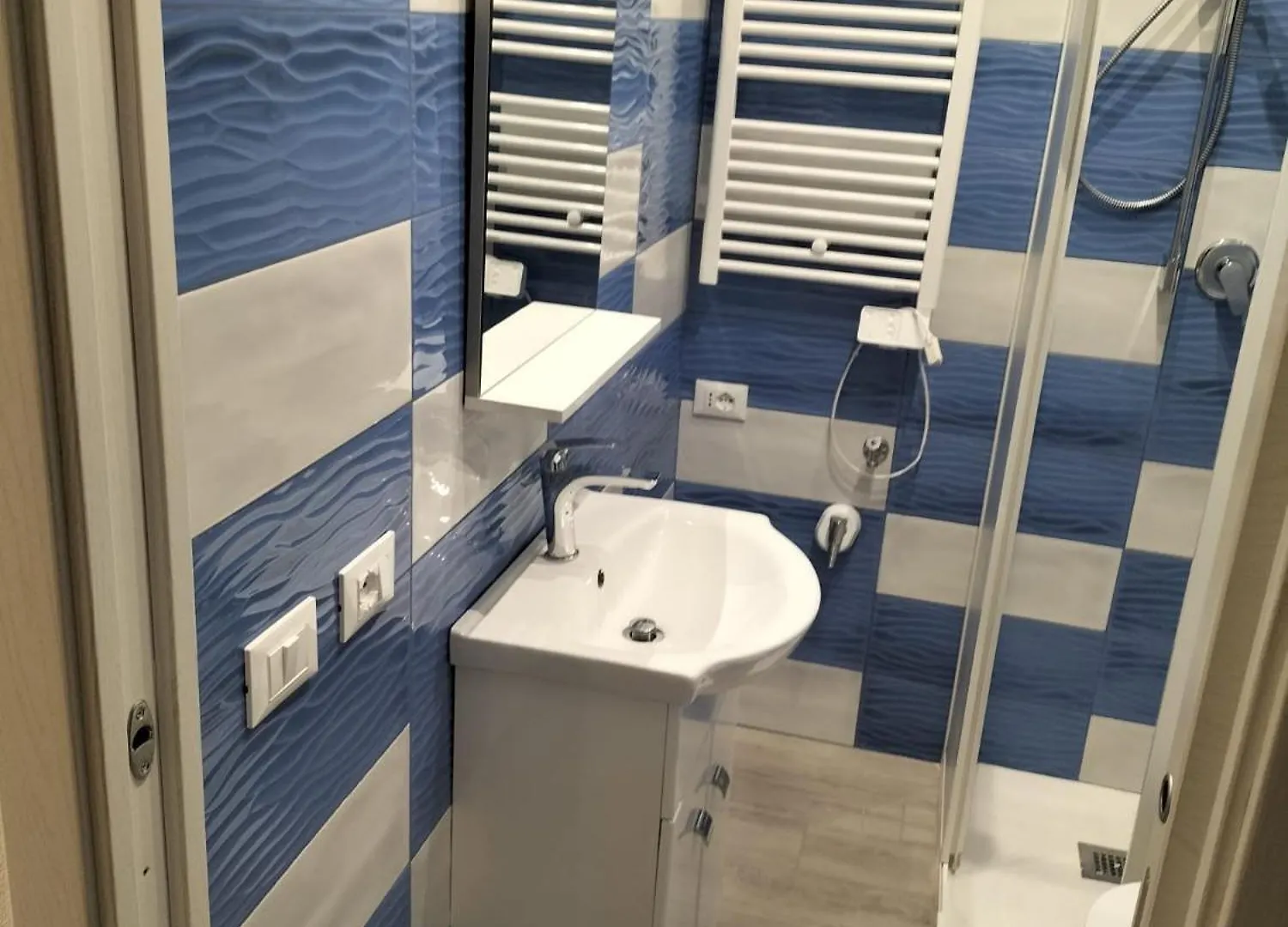 Hotel Orizzonte - 5 Terre, Stazione Vezzano Ligure à La Spezia Hôtel capsule